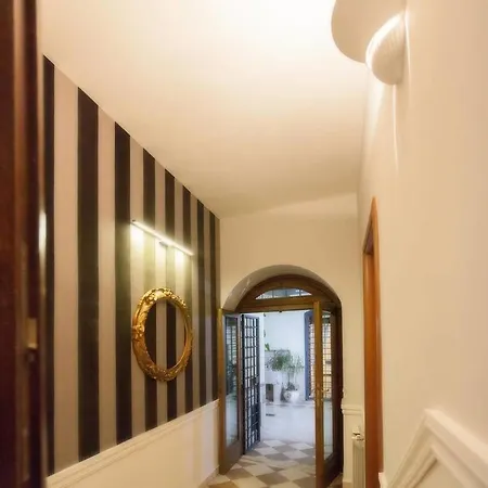 Paradise - 1br Luxurious Center Of Holiday home